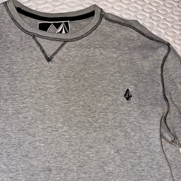 Volcom Thermal Long Sleeve Boys XL - Picture 2 of 6